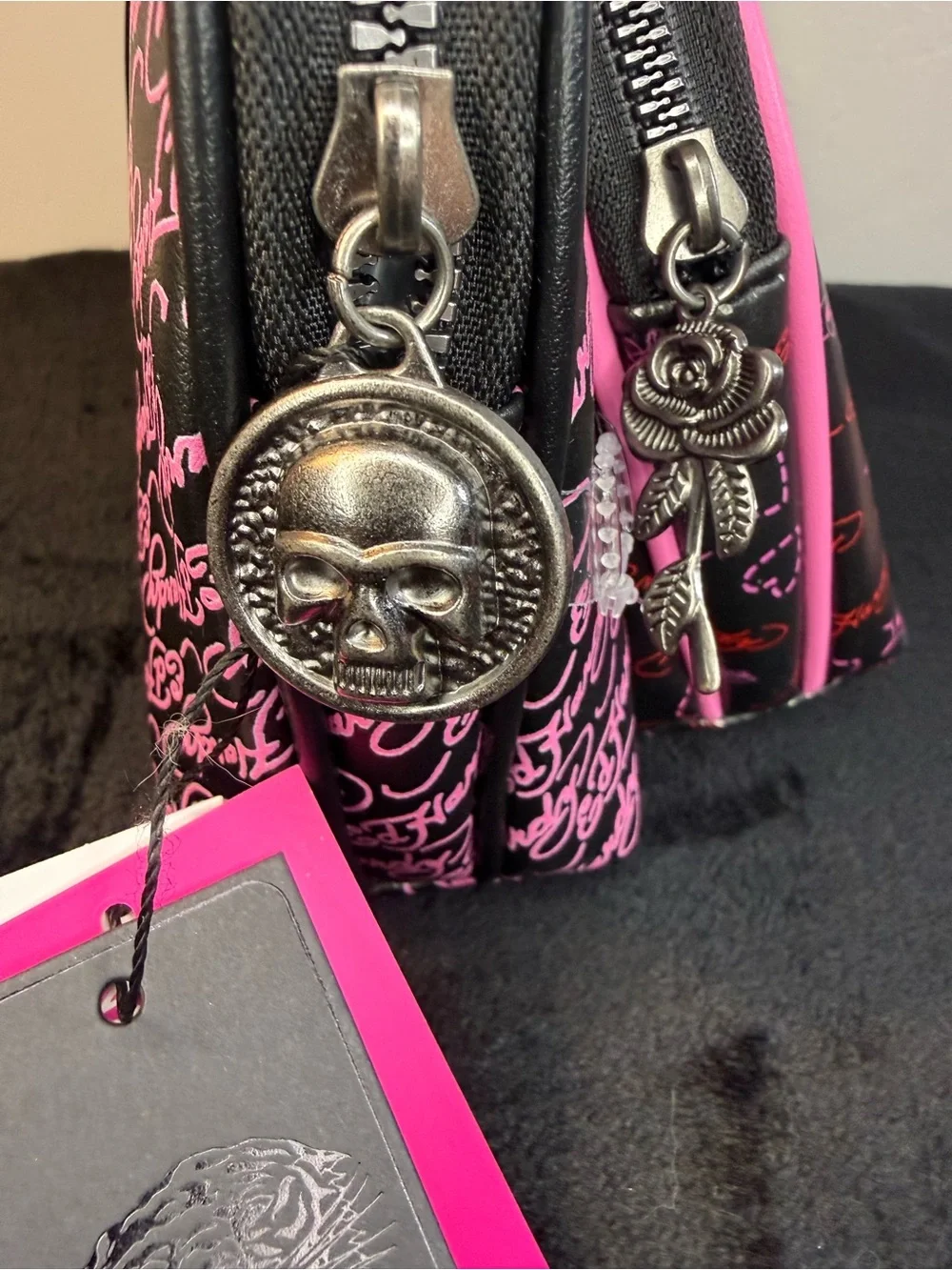 NWT Ed Hardy Y2K 2 Pc Cosmetic Bag with Nail Clippers & 6 Pc Facial Razor.